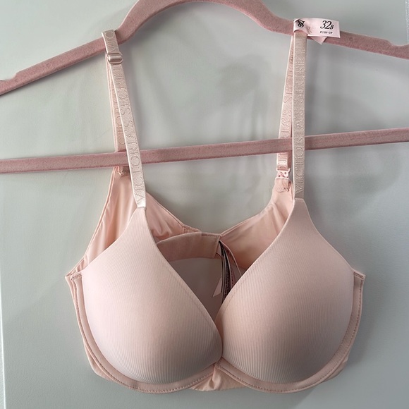 Victoria’s Secret NEW  T-Shirt Push up plunge effect  logo bra straps 32B - Picture 1 of 9